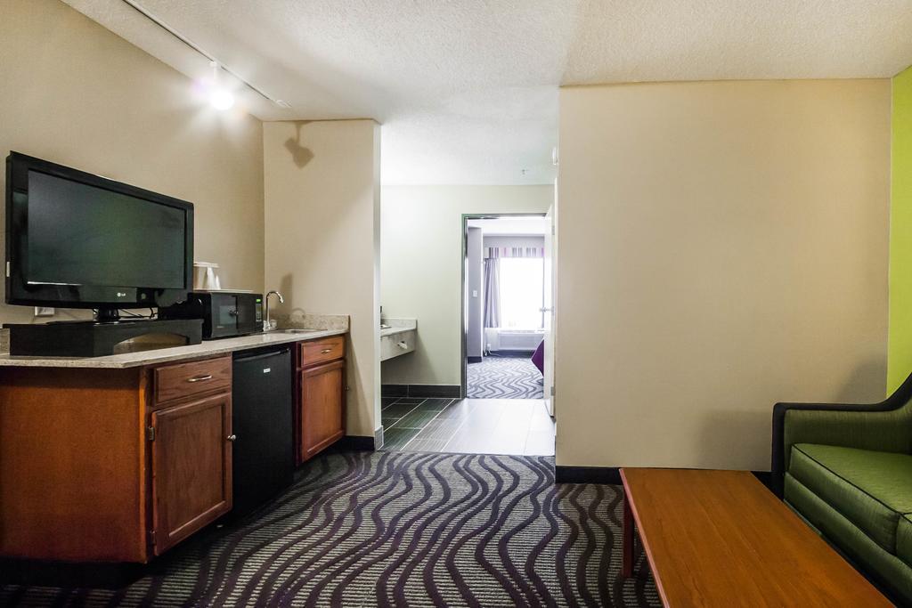 Quality Suites Memphis/ Wolfchase Galleria Kültér fotó